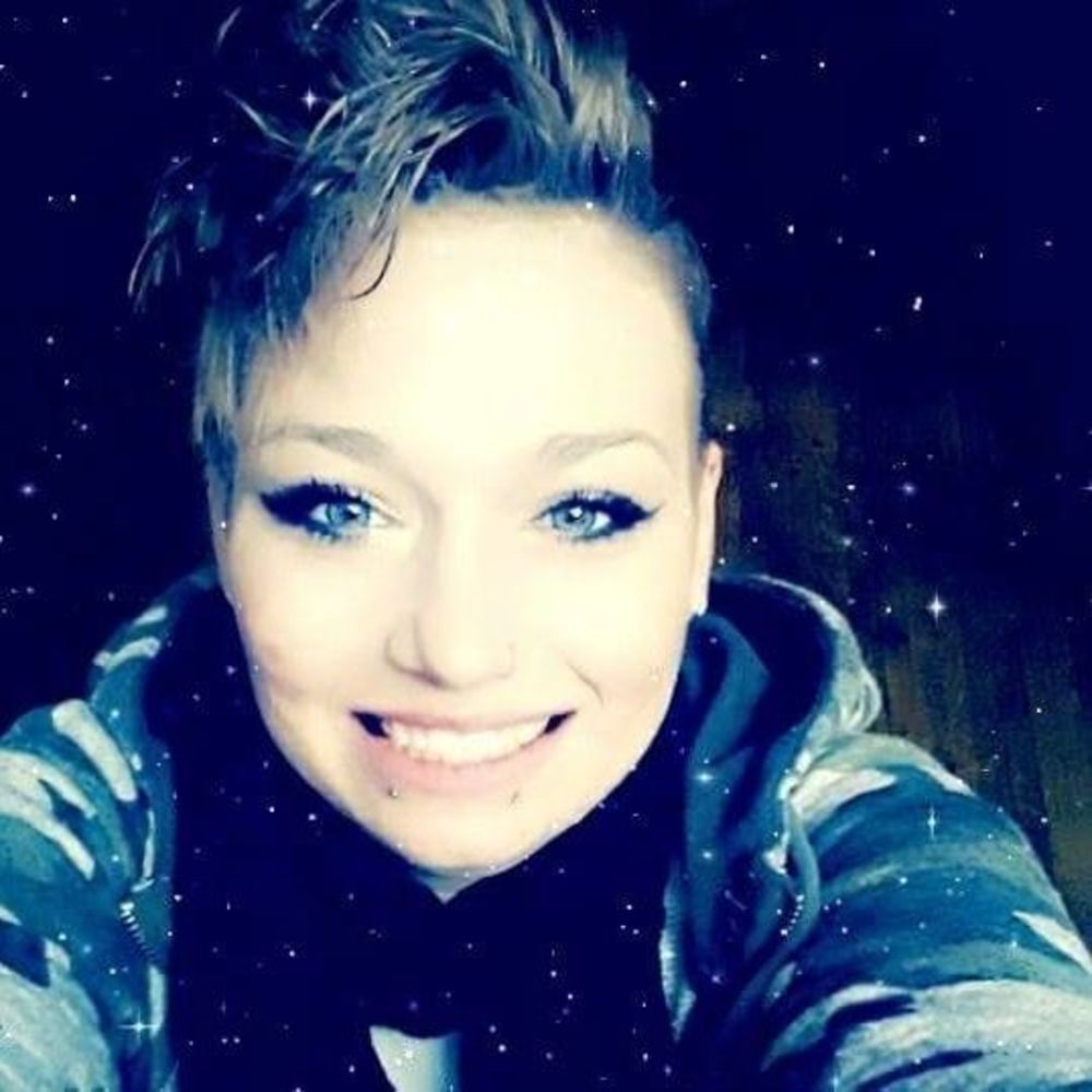 Meet your Posher, Halicia